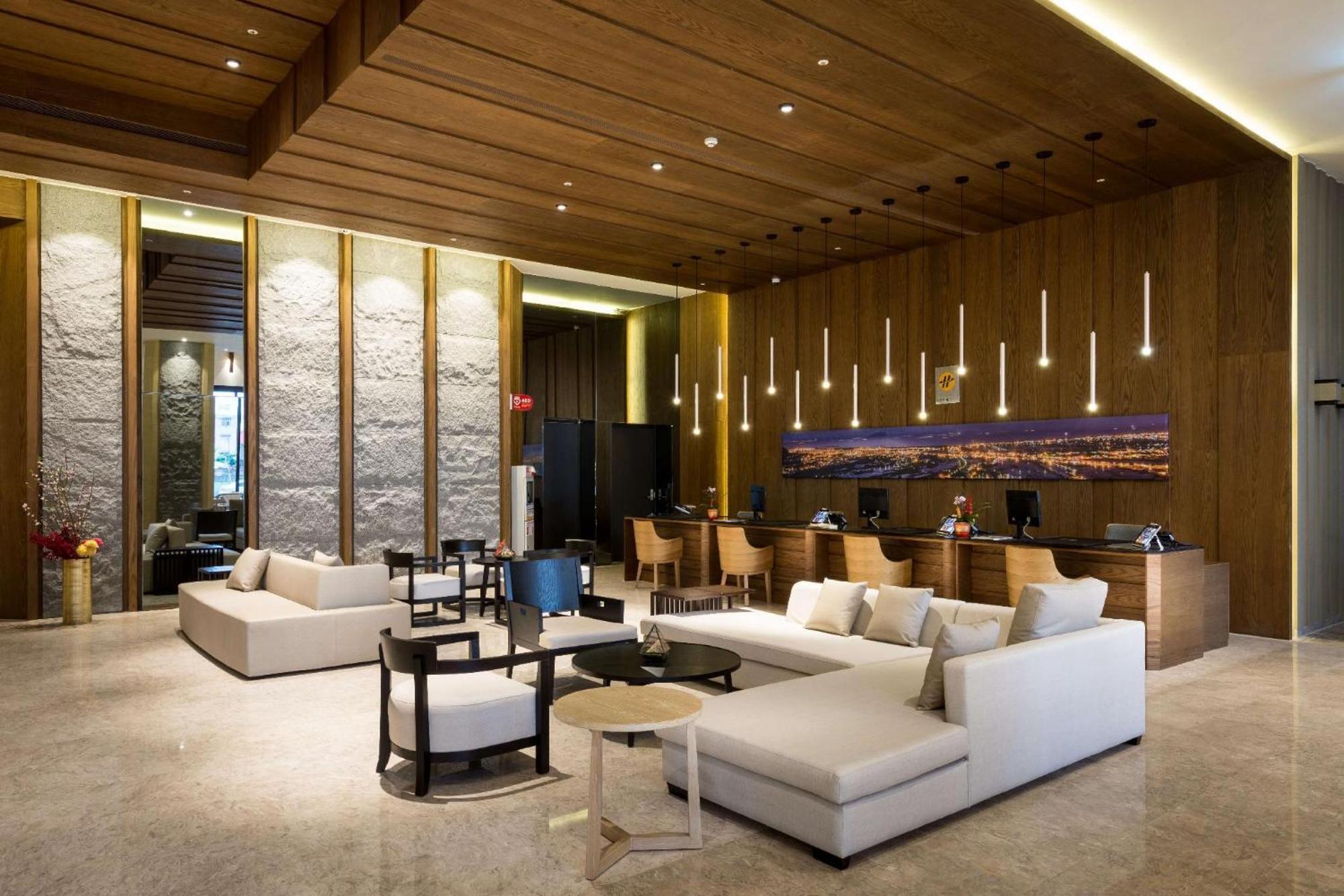 คังเยว่ ฮอต สปริง รีสอร์ต Hotel หลัวตง ภายนอก รูปภาพ The lobby of the hotel