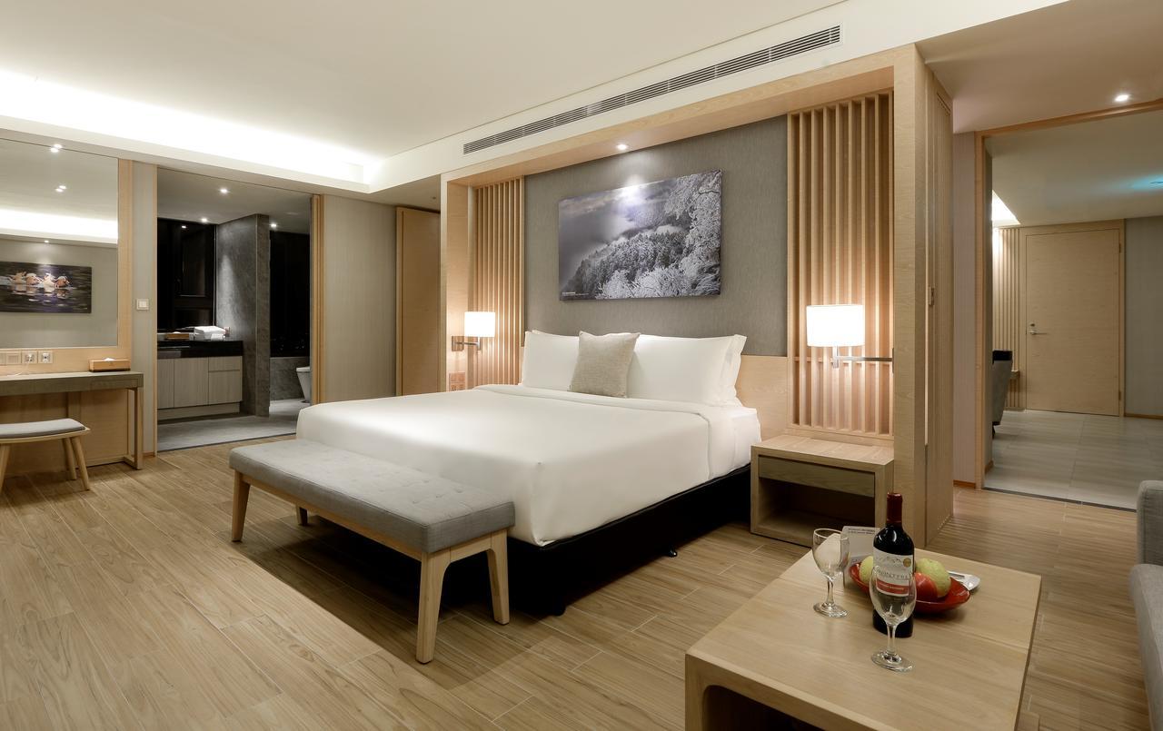 คังเยว่ ฮอต สปริง รีสอร์ต Hotel หลัวตง ภายนอก รูปภาพ Deluxe Suite